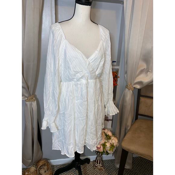 NWT Lulus size XL White Lined Long Sleeve Boho Style Dress Elastic Wrist Back - Picture 3 of 12